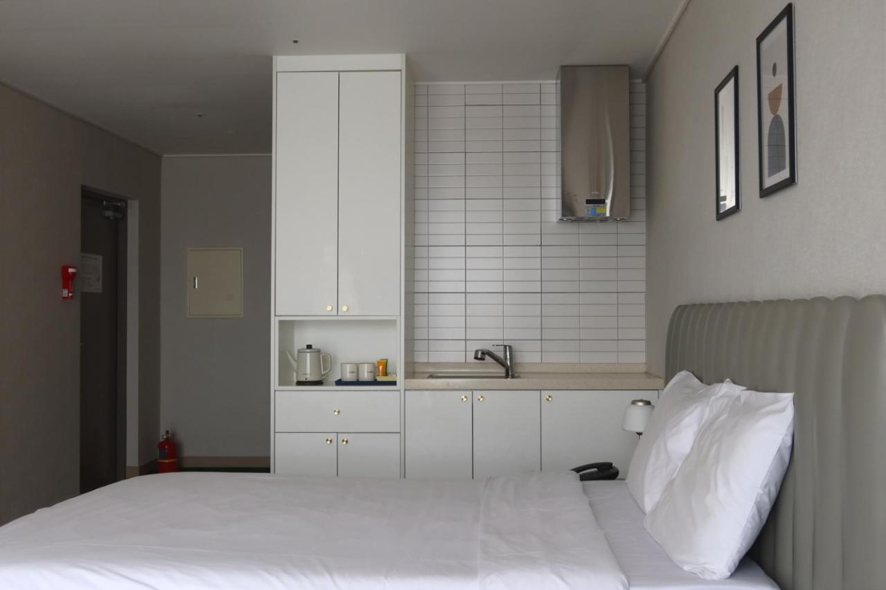 Hotel Seogwipean Seogwipo Esterno foto