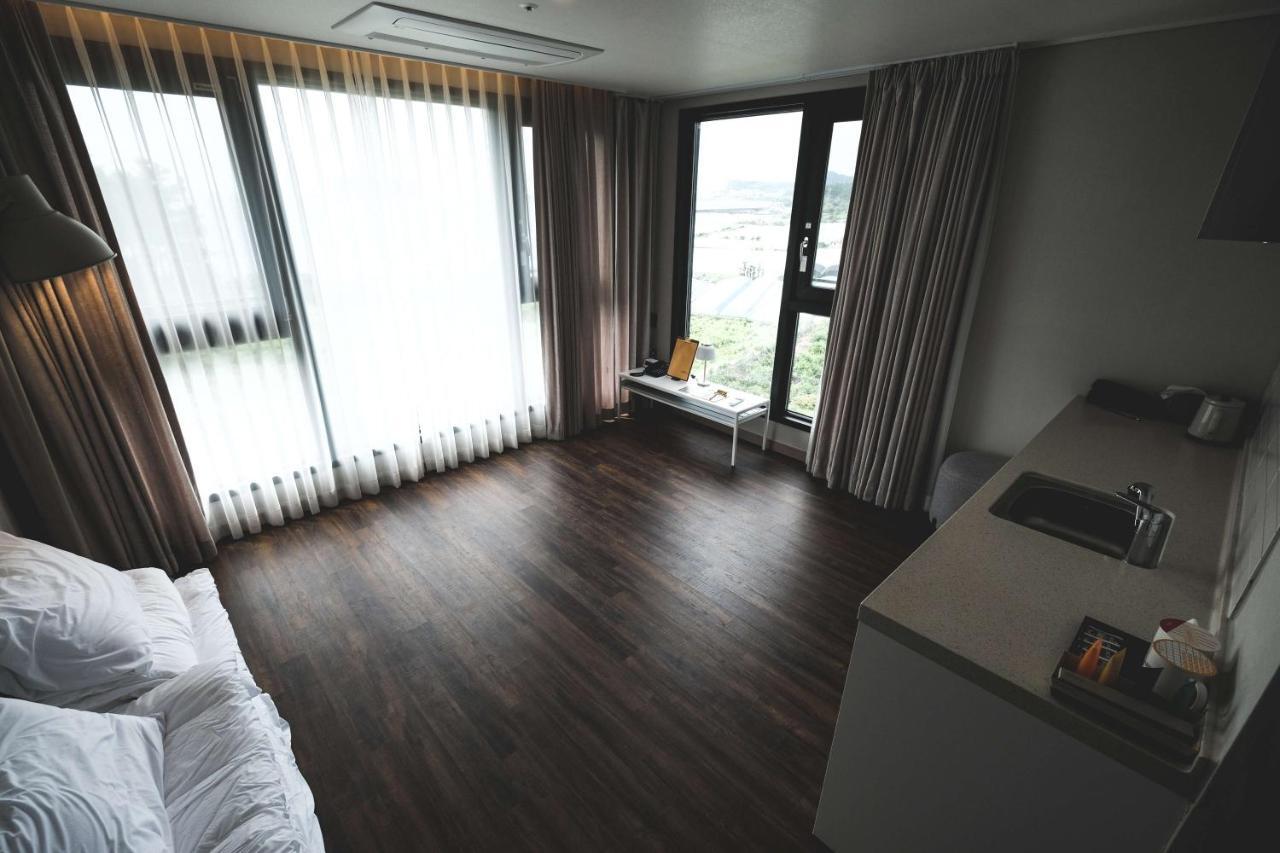 Hotel Seogwipean Seogwipo Esterno foto